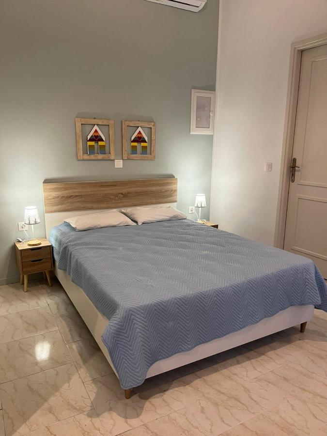 Almira Studios And Apartments Агия Марина Екстериор снимка