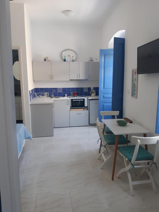 Almira Studios And Apartments Агия Марина Екстериор снимка