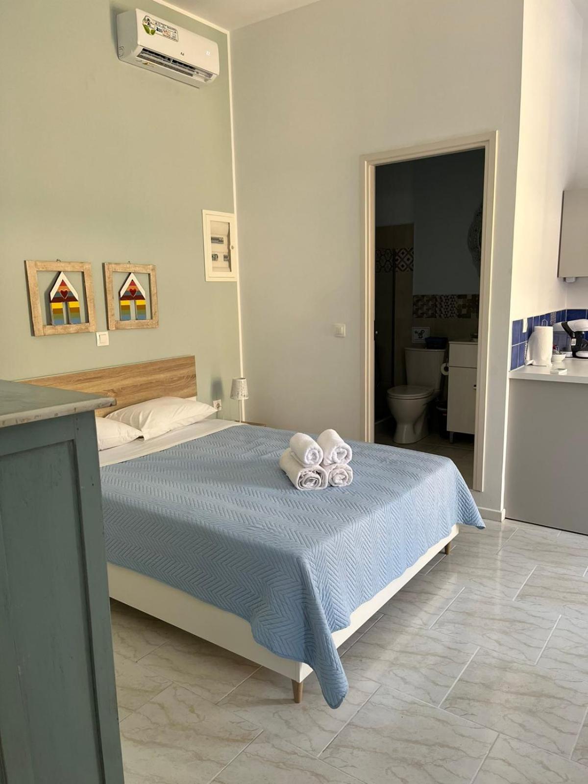 Almira Studios And Apartments Агия Марина Екстериор снимка